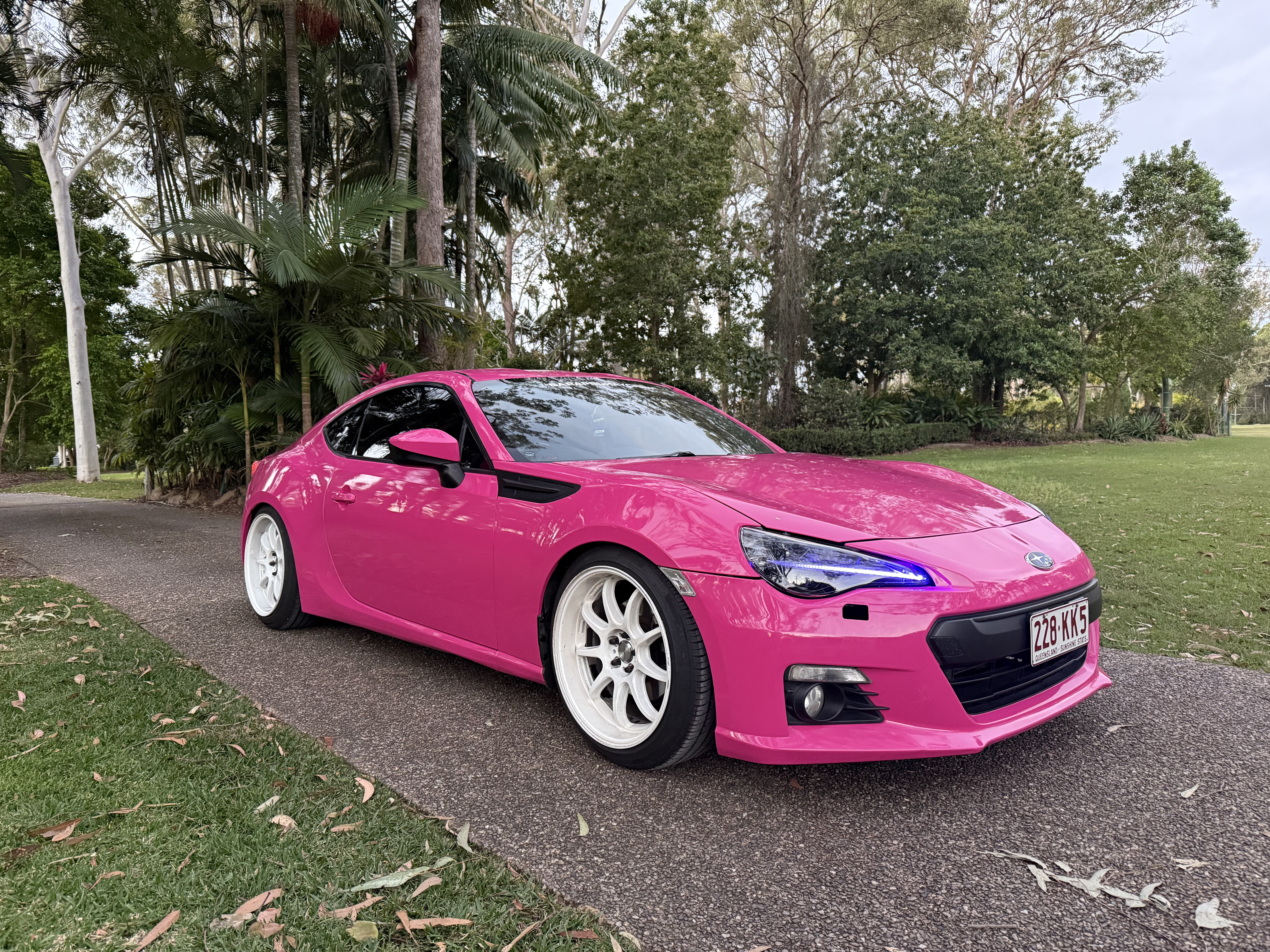 Visual branding concept for vehicle graphics